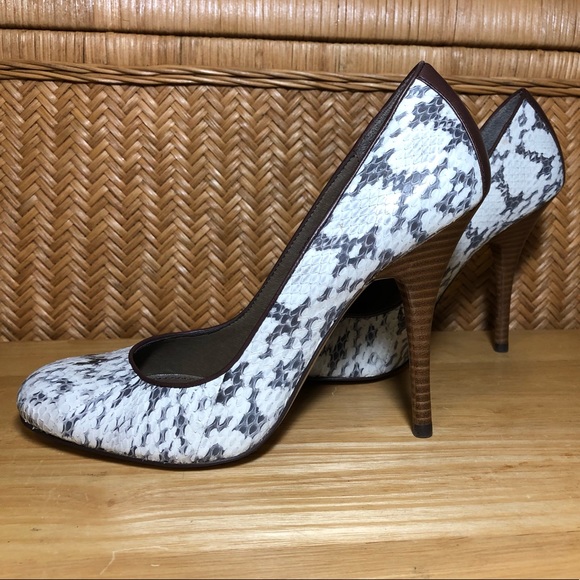 B. Makowsky BM Neve Pumps - Picture 3 of 8